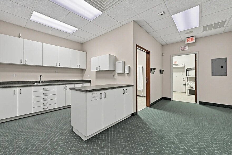 More Photos Of 24-26 Liberty Square Mall, Stony Point Office For Sale