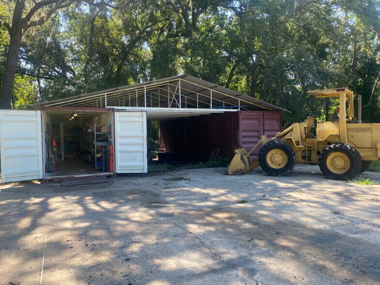 More Photos Of 3051 Faye Rd, Jacksonville Warehouse For Lease