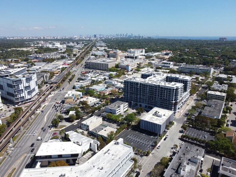 More Photos Of 7313 SW 59th Ct, South Miami Storefront Retail Office For Lease