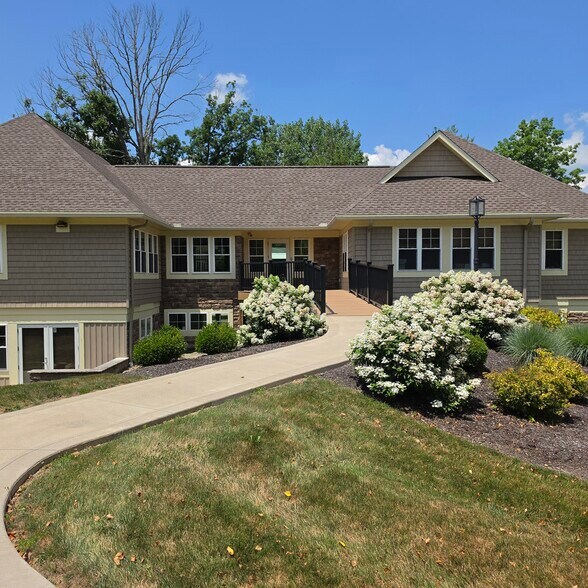 More Photos Of 840 Rothrock Road, Fairlawn Office For Lease