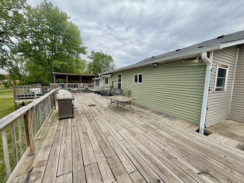 More Photos Of 3480 S US Highway 31, Franklin Convenience Store For Sale