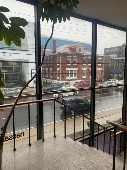 More Photos Of 220 Old Country Rd, Mineola Office For Lease