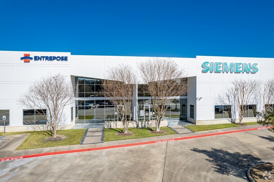 More Photos Of 8801-8872 Fallbrook Dr, Houston Unknown For Lease