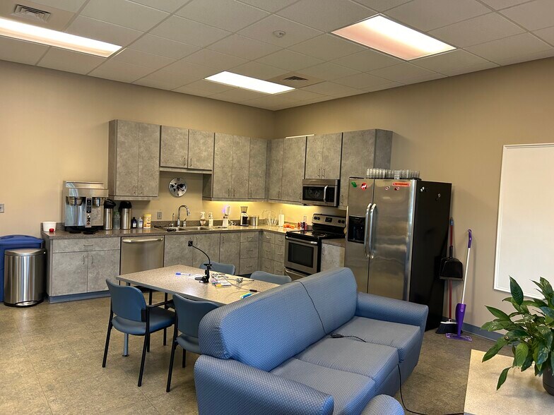 More Photos Of 1104 Spruce St, Belmont Medical For Lease