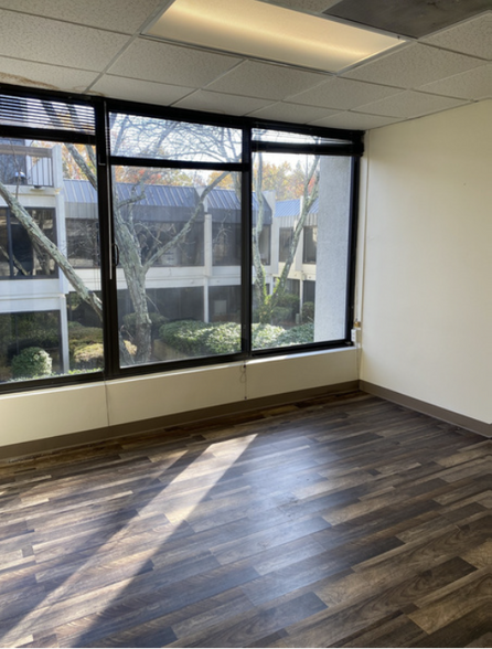 More Photos Of 11250 Roger Bacon Dr, Reston Office For Lease