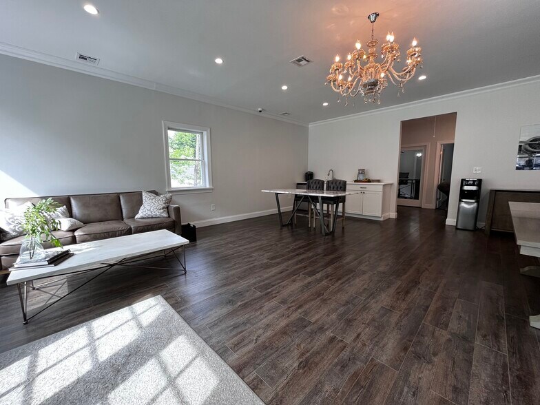 More Photos Of 593 Ramapo Valley Rd, Oakland Medical For Lease