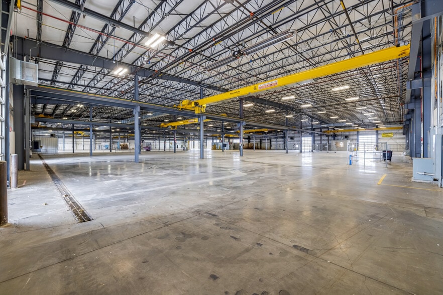 More Photos Of 805 48th Ave W, Williston Manufacturing For Sale