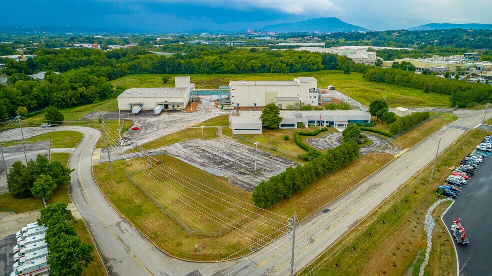 More Photos Of 2800 Riverport Rd, Chattanooga Light Manufacturing For Lease