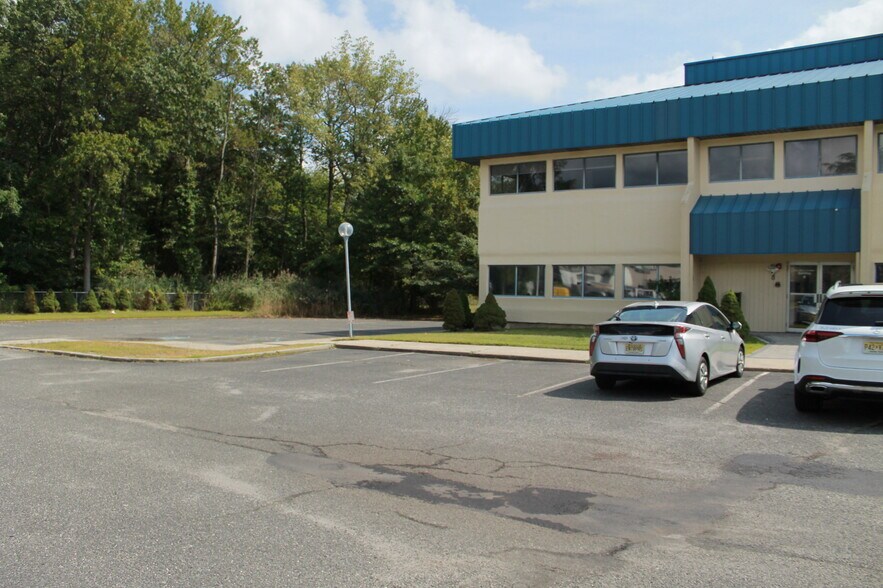 More Photos Of 3321 Doris Ave, Ocean Unknown For Lease