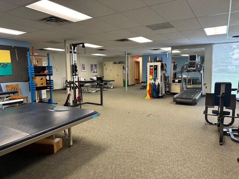 More Photos Of 39000 Center Ridge Rd, North Ridgeville Medical For Sale