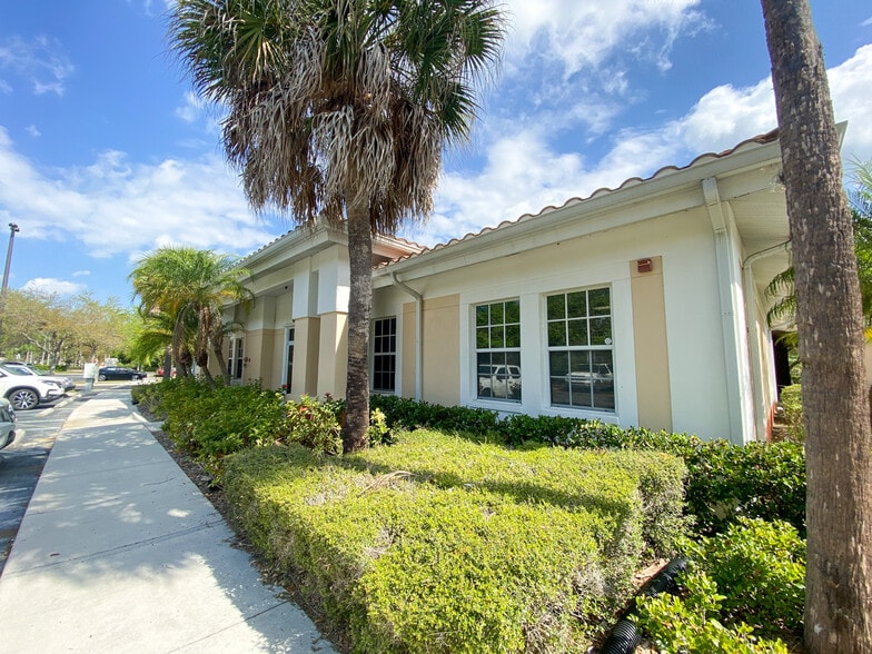 More Photos Of 9015 Town Center Pky, Lakewood Ranch Office For Lease