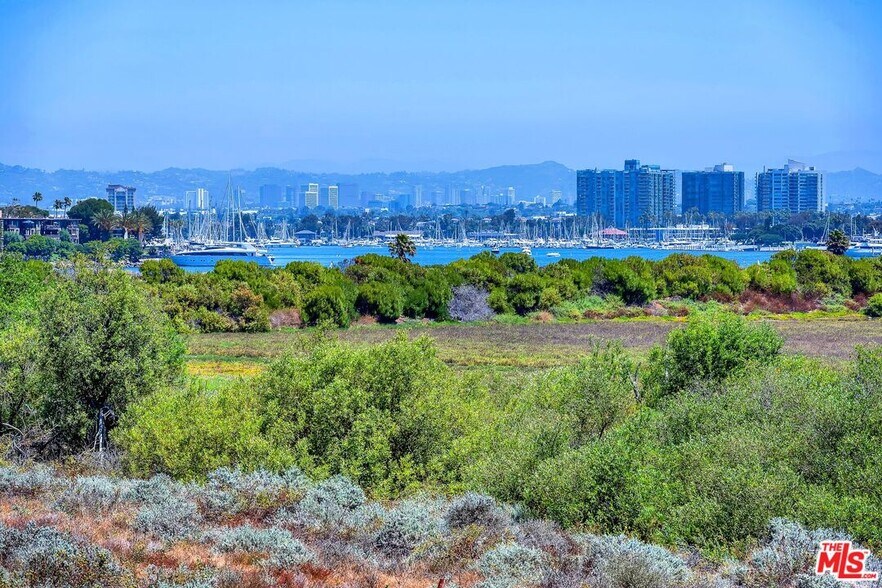 More Photos Of 6515 Vista del Mar, Playa Del Rey Apartments For Sale