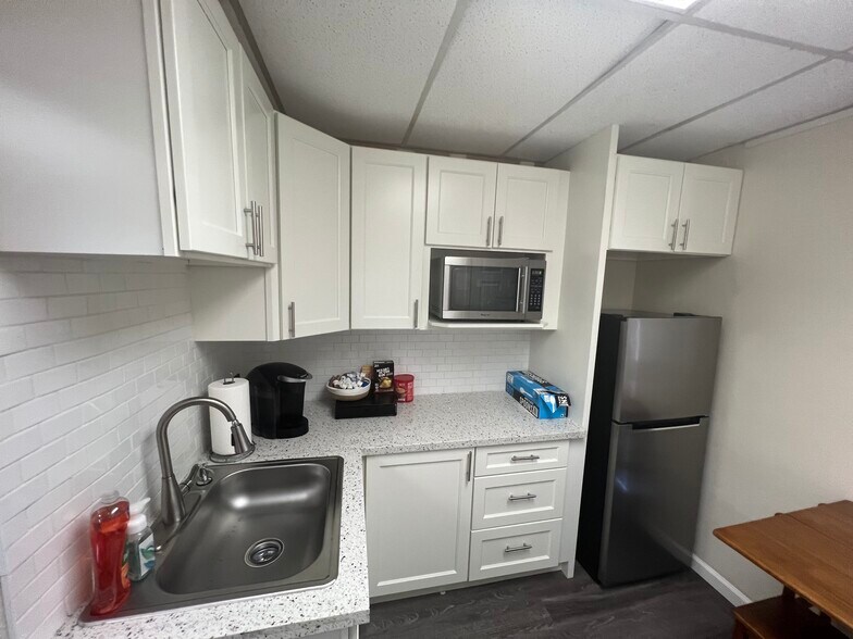 More Photos Of 5637 N Pershing Ave, Stockton Medical For Lease