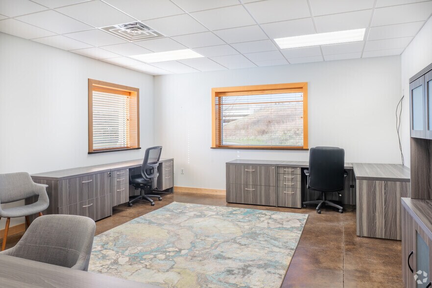 More Photos Of 1400 E High St, Milton Manufacturing For Sale