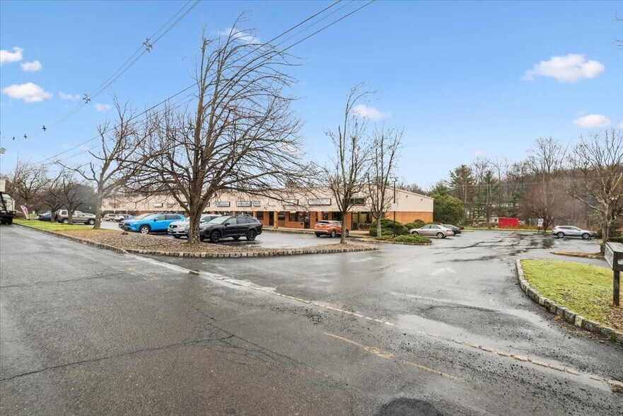 More Photos Of 10 Community Pl, Warren General Retail For Lease