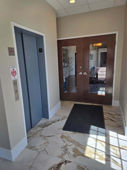 More Photos Of 1085 E Johnstown Rd, Gahanna Medical For Lease