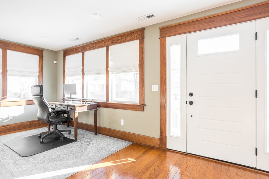 More Photos Of 502 W Main St, Danville Office For Sale