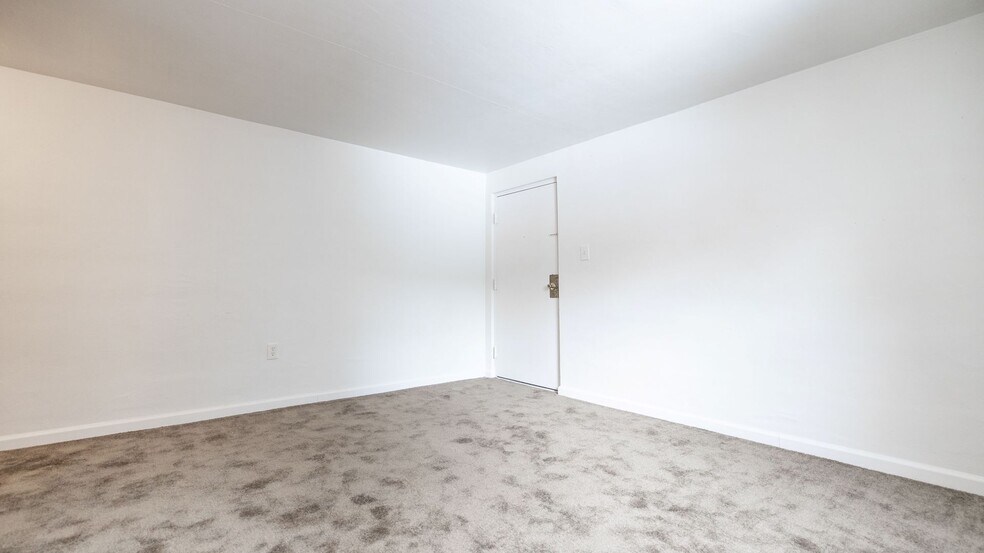 More Photos Of 1005-1015 Willowbrook Dr, Greensburg Apartments For Sale