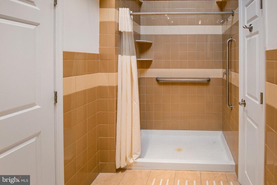 More Photos Of 5 Campbell Ln, Phoenixville Apartments For Sale