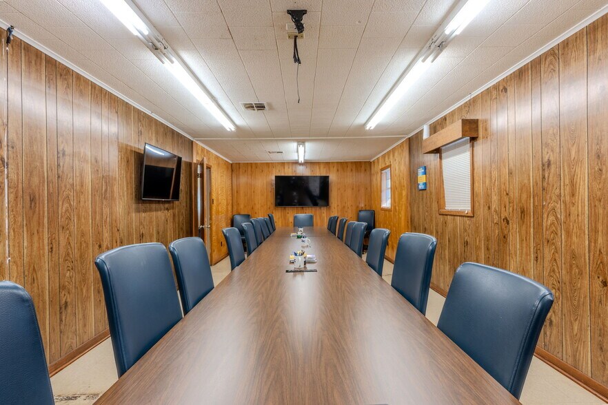 More Photos Of 222 Walcot Rd, Westlake Warehouse For Sale