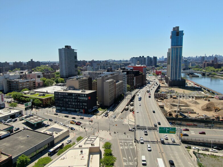 More Photos Of 495 Walton Ave, Bronx Warehouse For Lease