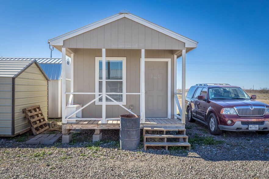 More Photos Of 158 Co Road 404, Pecos Apartments For Sale