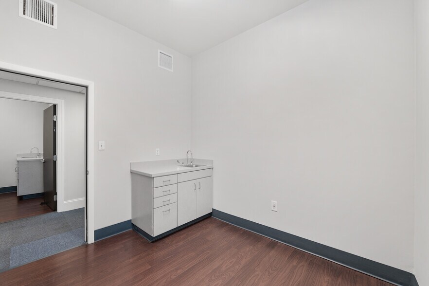 More Photos Of 1014 NW 57th St, Gainesville Medical For Lease