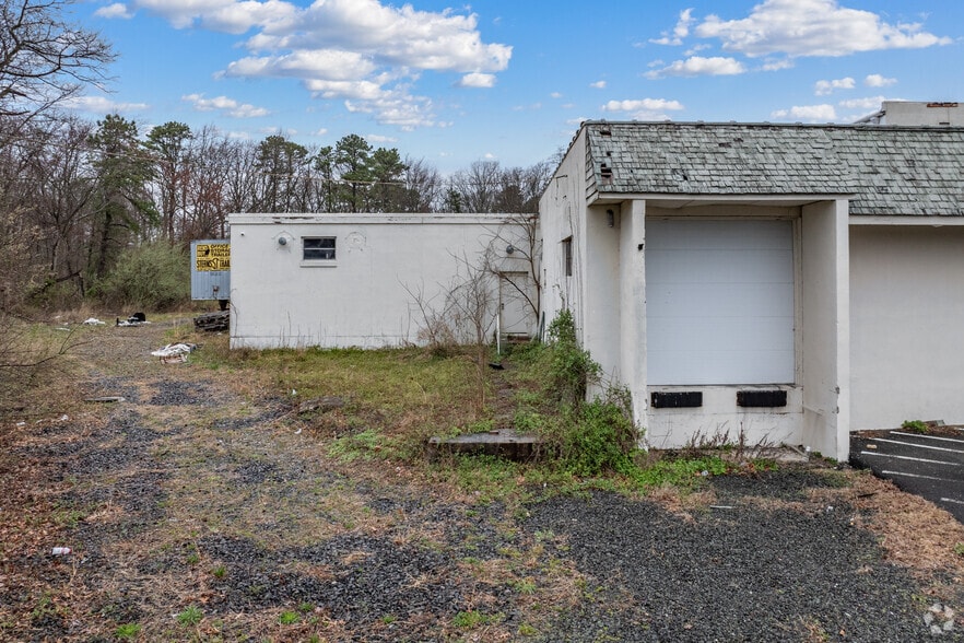 More Photos Of 371 Essex Rd, Tinton Falls Warehouse For Sale