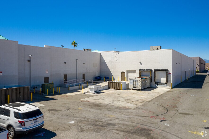 More Photos Of 12480 Amargosa Rd, Victorville Freestanding For Lease