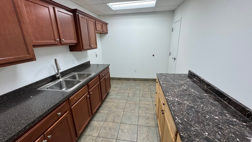 More Photos Of 6065 Parkway North Dr, Cumming Distribution For Sale