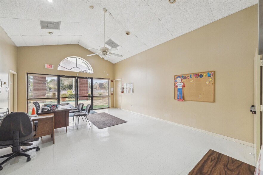More Photos Of 12500 W Bellfort Ave, Houston Schools For Sale
