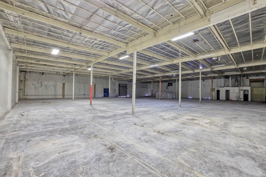 More Photos Of 538 W Monterey Ave, Pomona Distribution For Lease