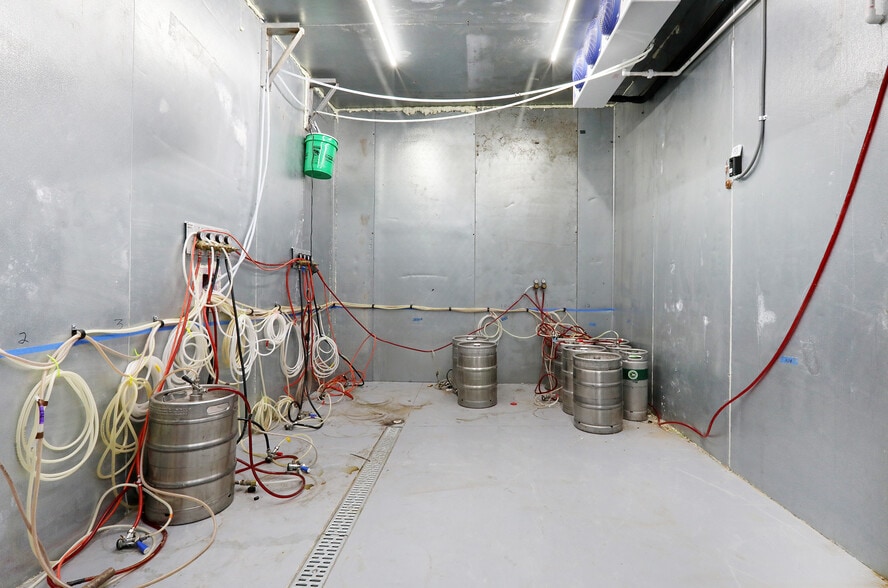 More Photos Of 1119 6th st, Nevada General Retail For Sale