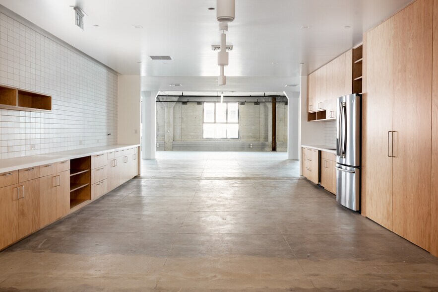 More Photos Of 755 S Los Angeles St, Los Angeles Loft Creative Space For Lease