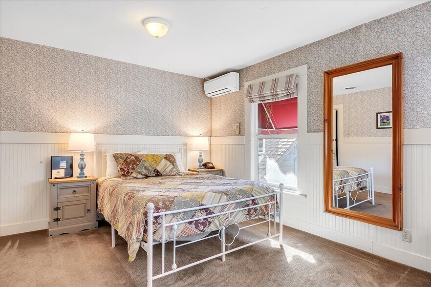 More Photos Of 18736 Main St, Groveland Hotel For Sale