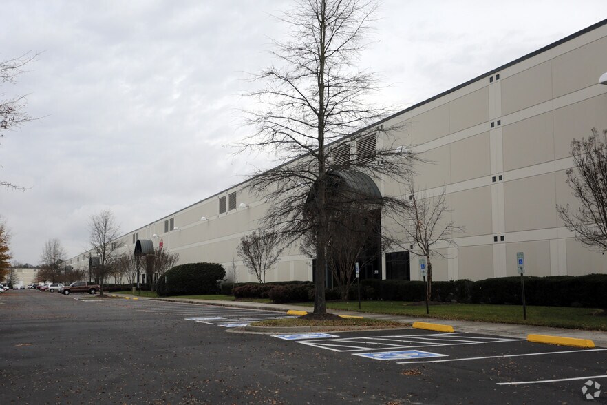 More Photos Of 1900-1984 Ruffin Mill Rd, South Chesterfield Distribution For Lease