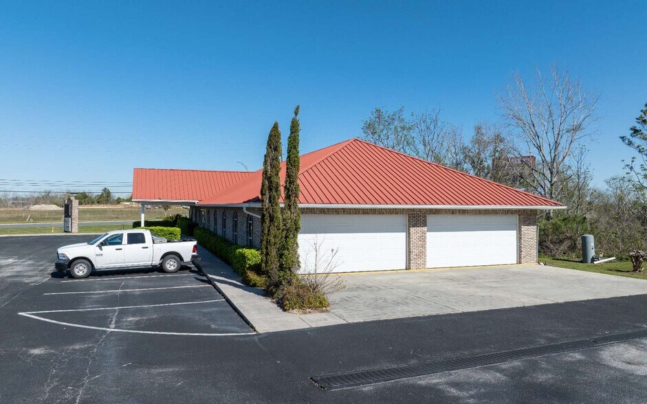 More Photos Of 1720 N Ohio Ave, Live Oak Office For Sale