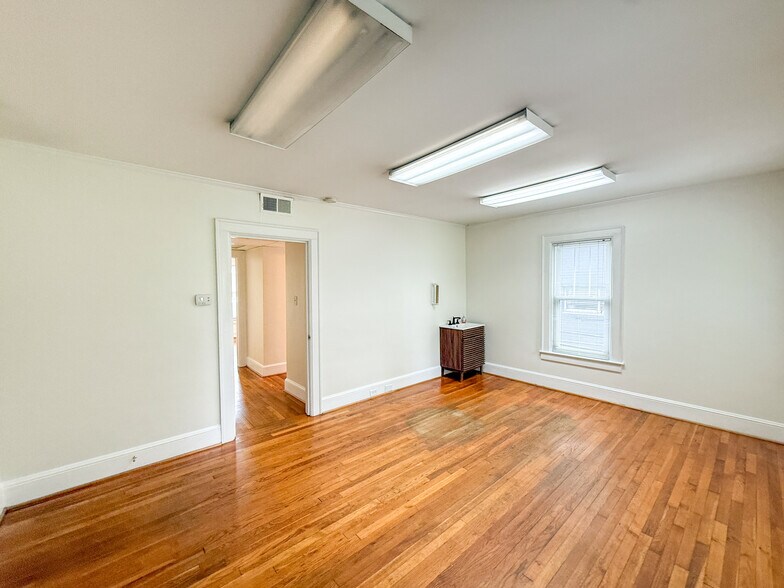 More Photos Of 1204 The Plaza, Charlotte Office For Lease