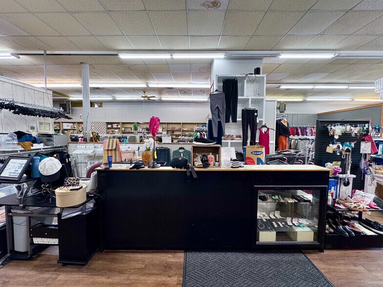 More Photos Of 312 Dakota Ave, Wahpeton Storefront Retail Residential For Sale
