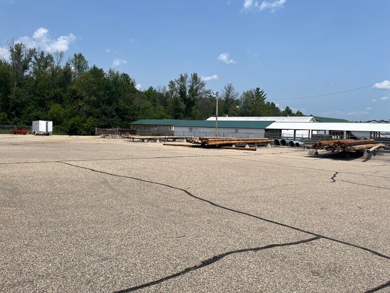 More Photos Of 912 Main St, Wausaukee Warehouse For Sale