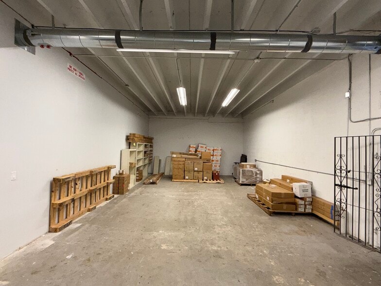 More Photos Of 8111-8119 NW 33rd St, Miami Warehouse For Sale