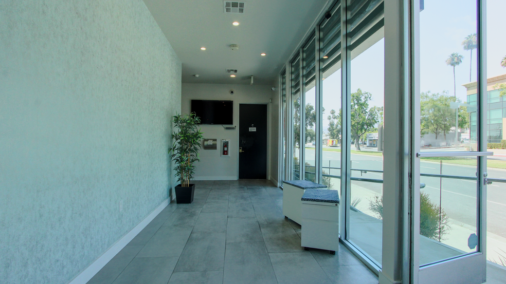 More Photos Of 1612 W Glenoaks Blvd, Glendale Office For Sale