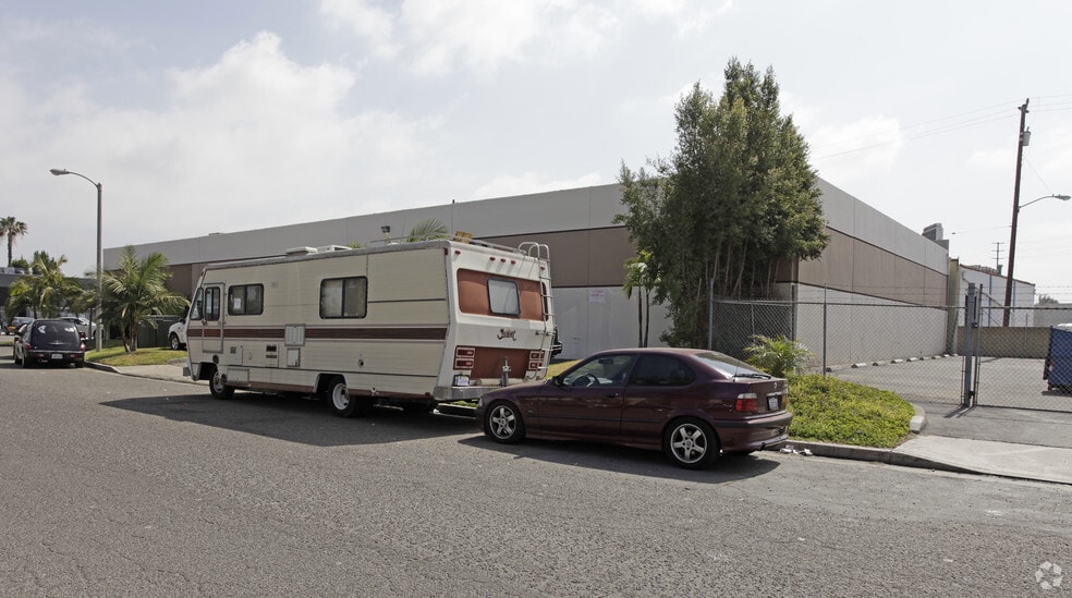 More Photos Of 720 Hundley Way, Placentia Warehouse For Lease