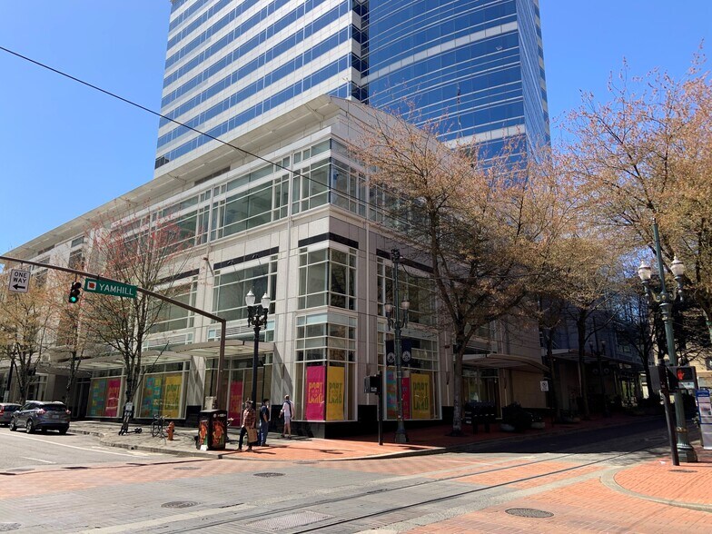 More Photos Of 805 SW Broadway, Portland Office For Lease