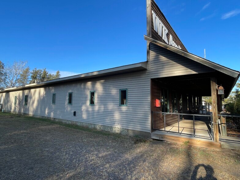 More Photos Of 16288 W Stress Rd, Hayward Showroom For Sale