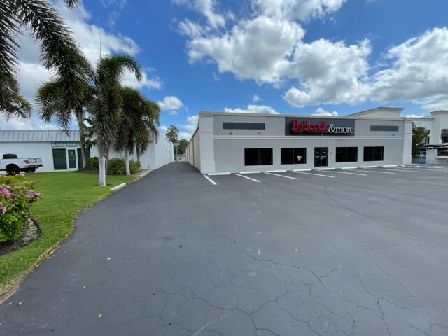 More Photos Of 2665 Davis Blvd, Naples Freestanding For Sale