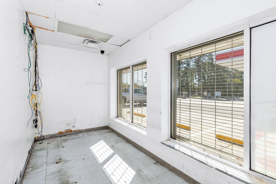 More Photos Of 3221 Wrightsboro Rd, Augusta Freestanding For Lease