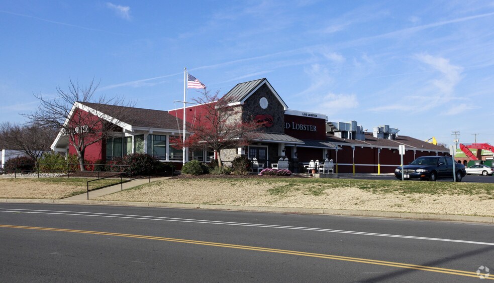 Primary Photo Of 3109 Spotsylvania Mall Dr, Fredericksburg Restaurant For Sale