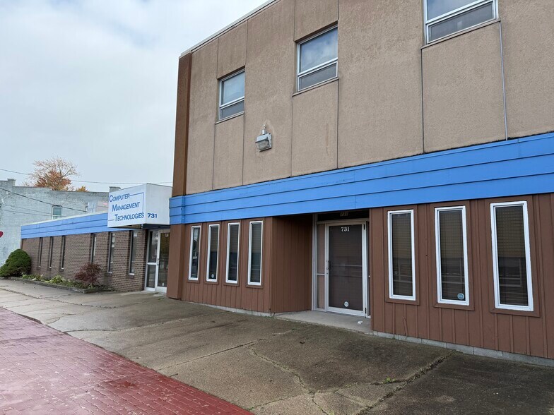 More Photos Of 731 Gratiot Ave, Saginaw Loft Creative Space For Lease