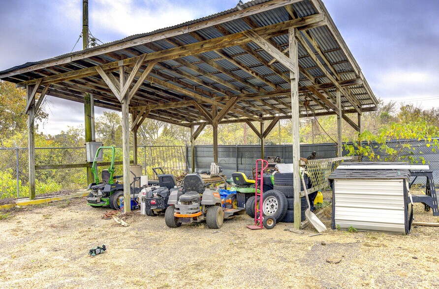 More Photos Of 3412 Washington St, Vicksburg Freestanding For Sale